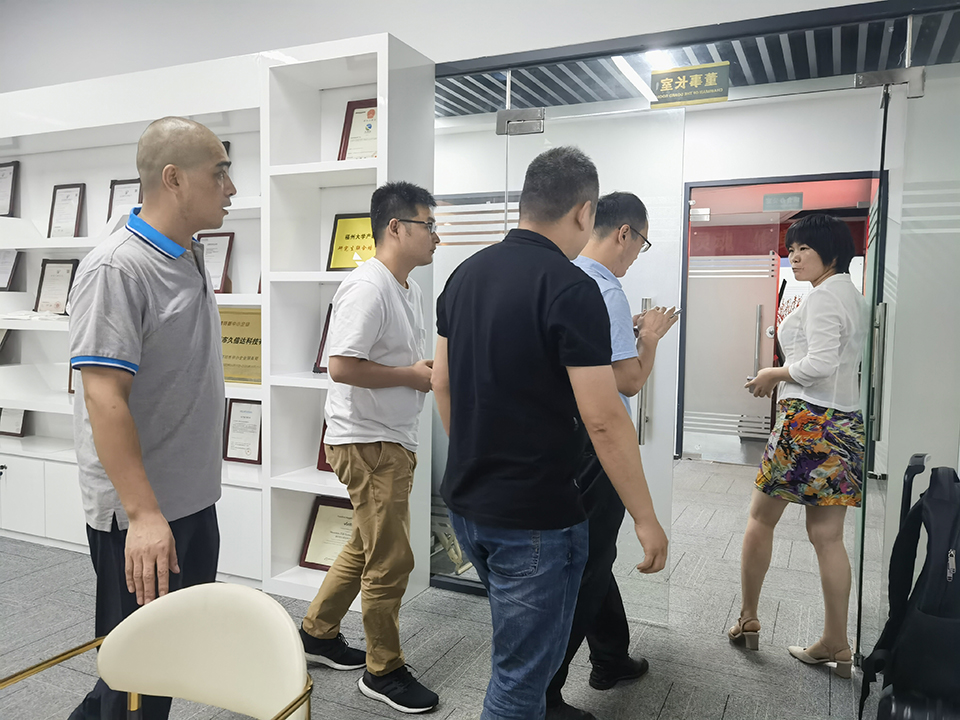 久信達(dá)歡迎添可智能看廠，為您帶來環(huán)保包裝解決方案(圖2)