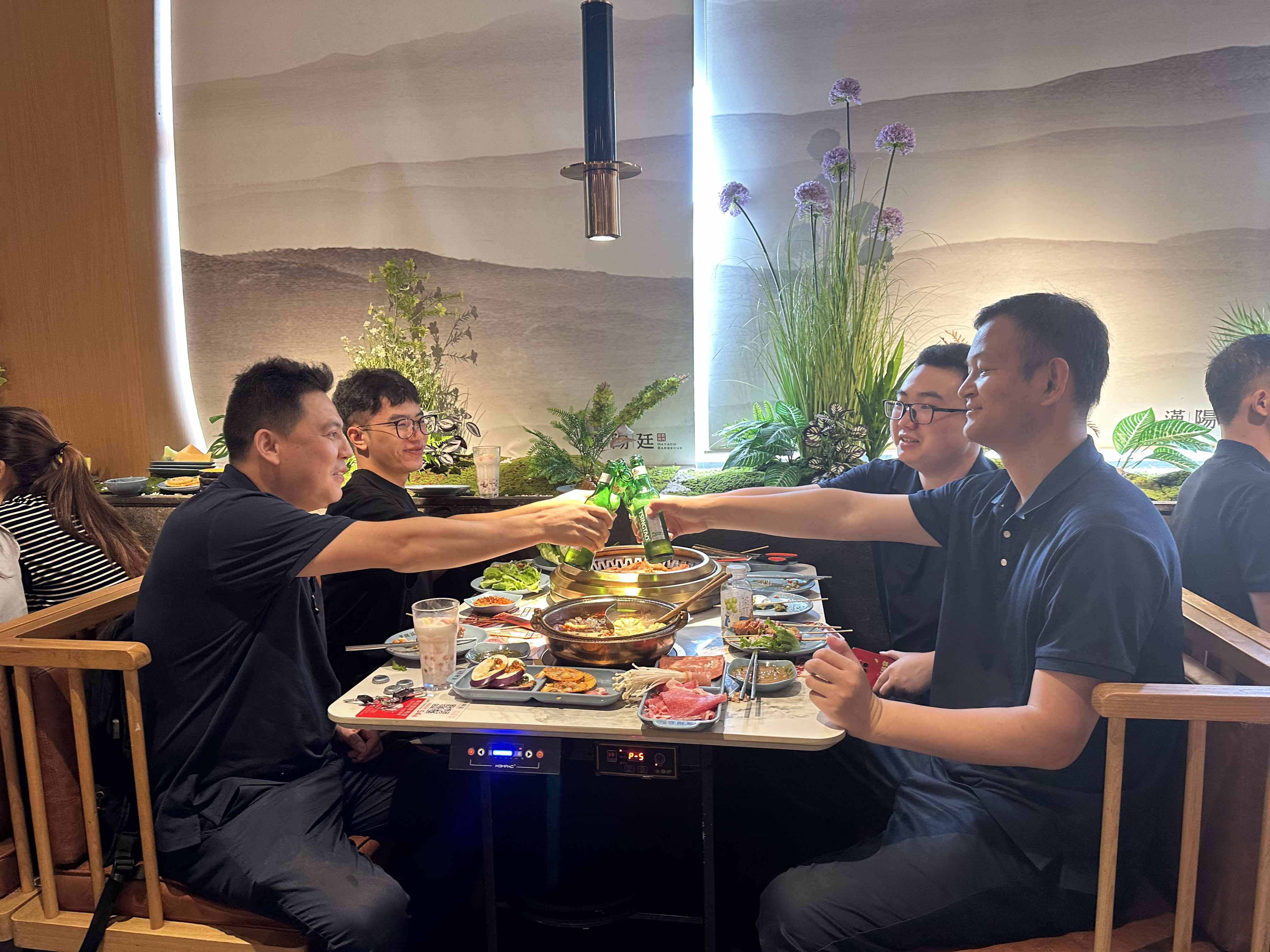 久信達科技公司員工齊聚光明區(qū)蠄蜍石，開啟活力爬山之旅暨團建活動(圖5)